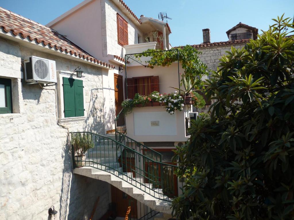 Apartments Ivica Trogir Exterior foto